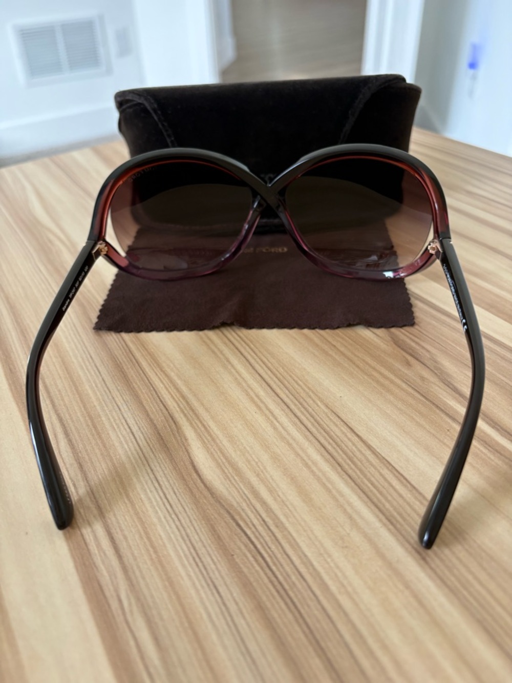 Tom Ford Women's Brown Gradient Sunglasses with Pink Accents - Picture 4 of 4